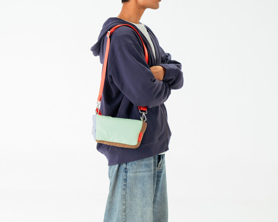 HOLDS SPACE FOR YOUR MOOD AND MOVEMENT