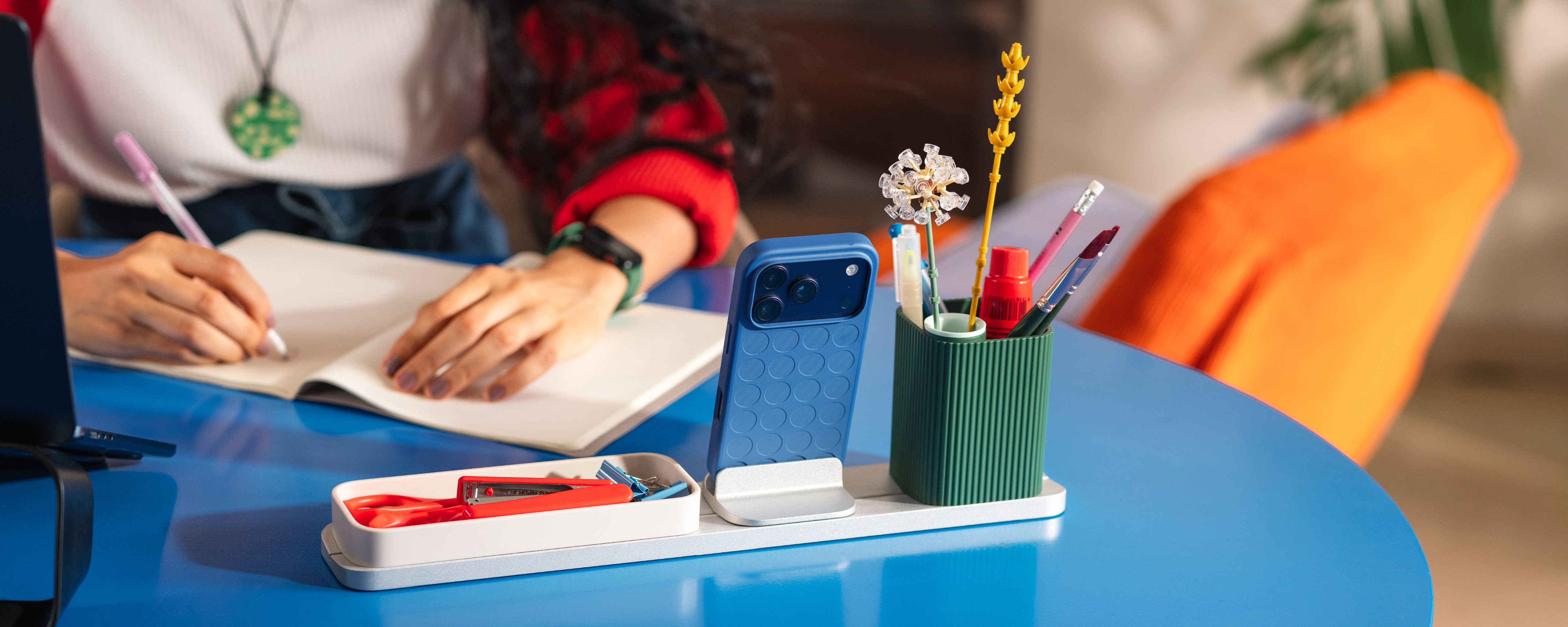 Bar Desk Organiser lifestyle 4