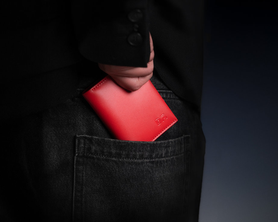 A TIMELESS CARRY