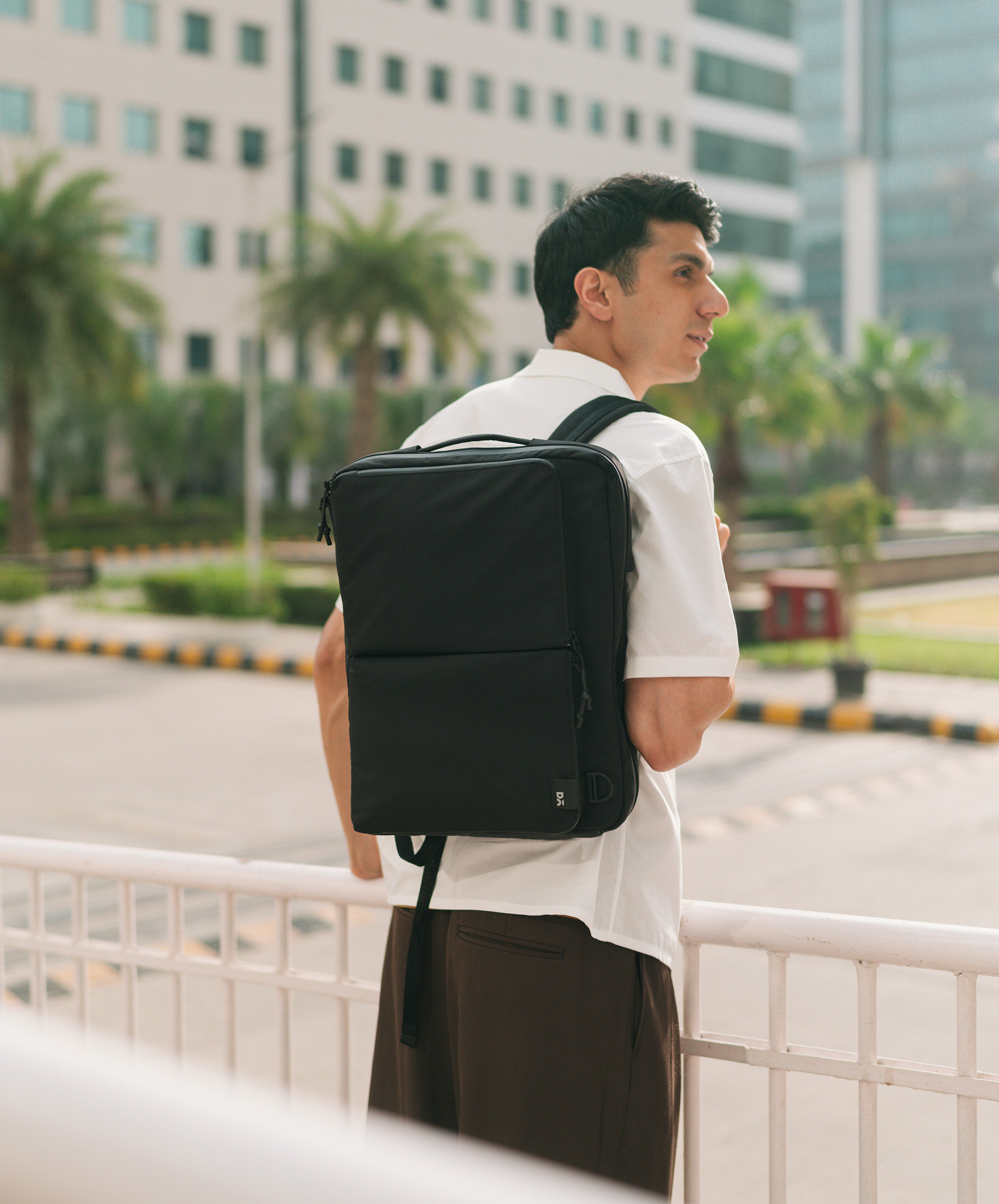 Pivot Meridian Convertible Briefpack for Men/Women — DailyObjects