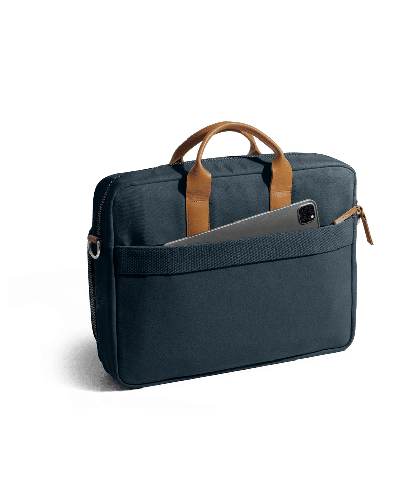 UNIVERSAL PRODUCTS. MESSENGER BAG NAVY