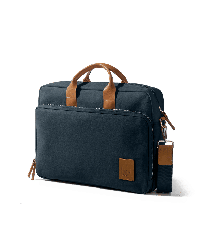 UNIVERSAL PRODUCTS. MESSENGER BAG NAVY