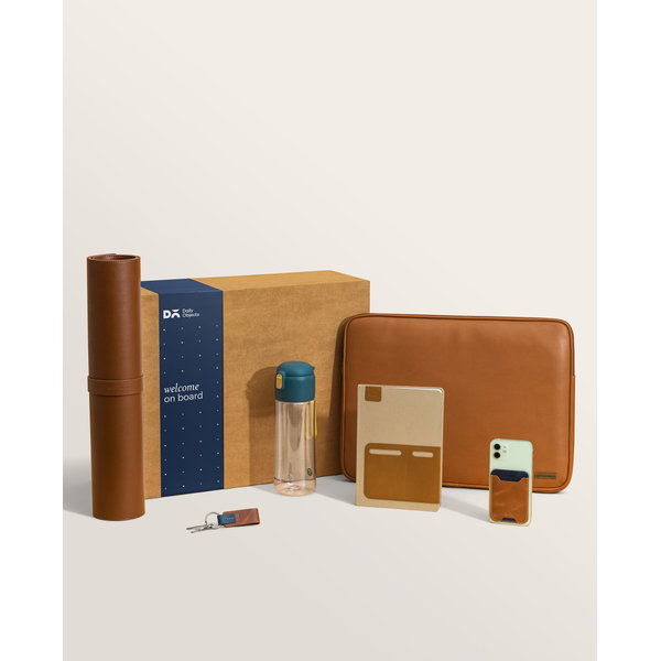 

Warm Welcome Employee Onboarding Kit