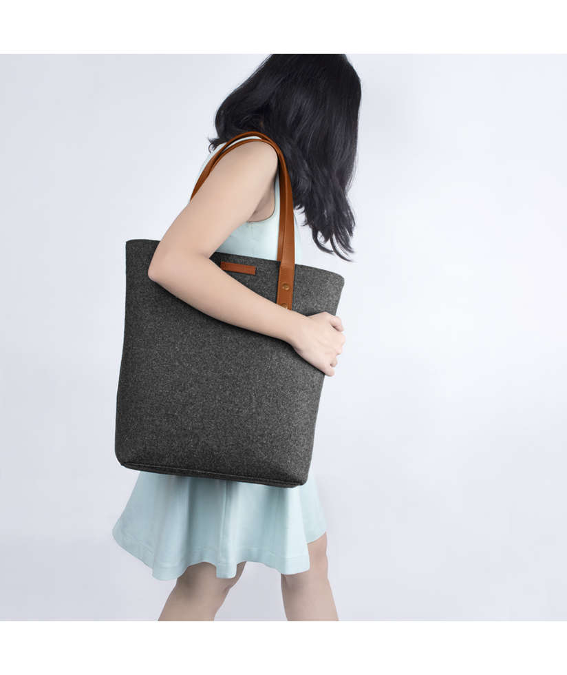 Grey felt tote bag 2025