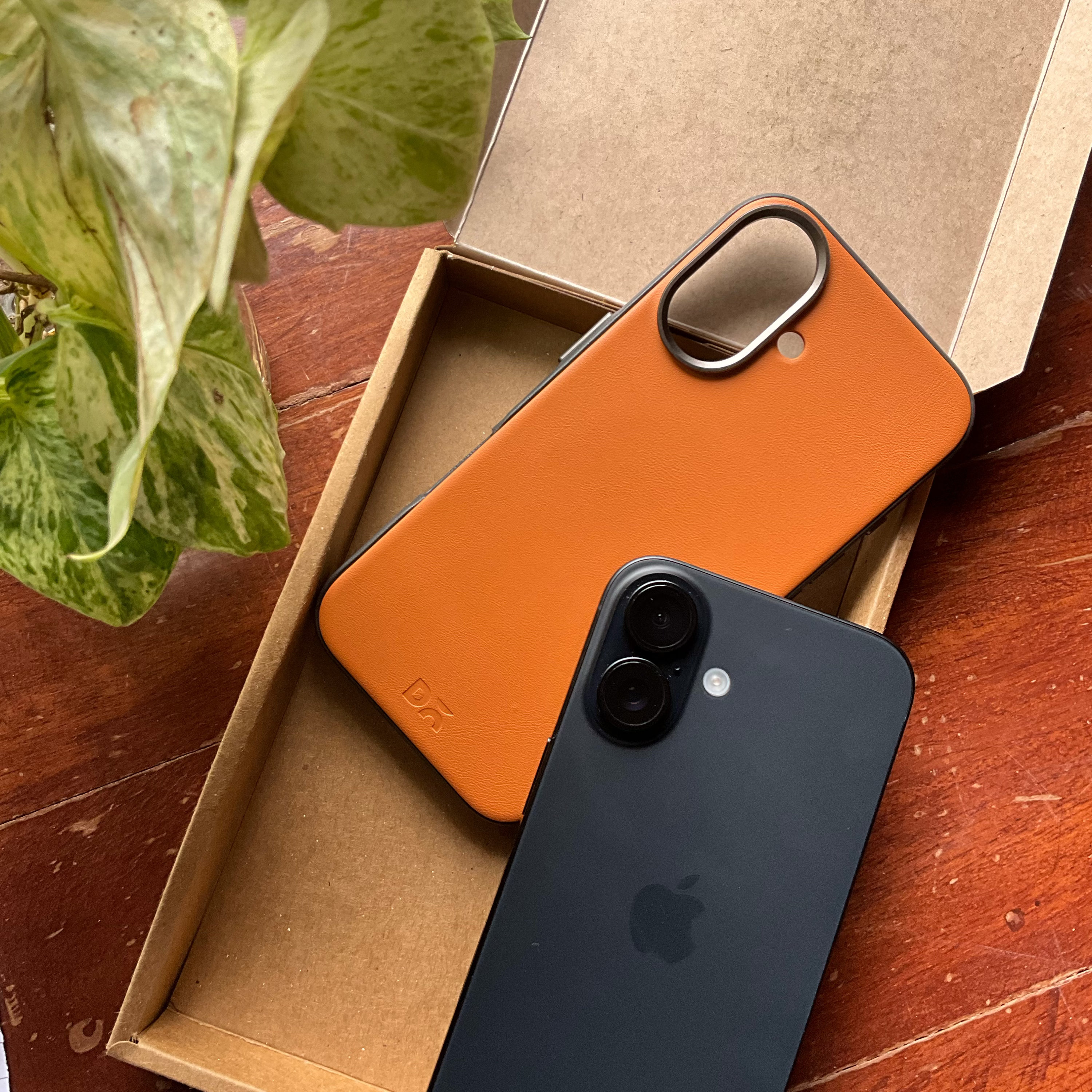 BEST FOR PHONE TO BE SAFE. GREAT LOOKS.