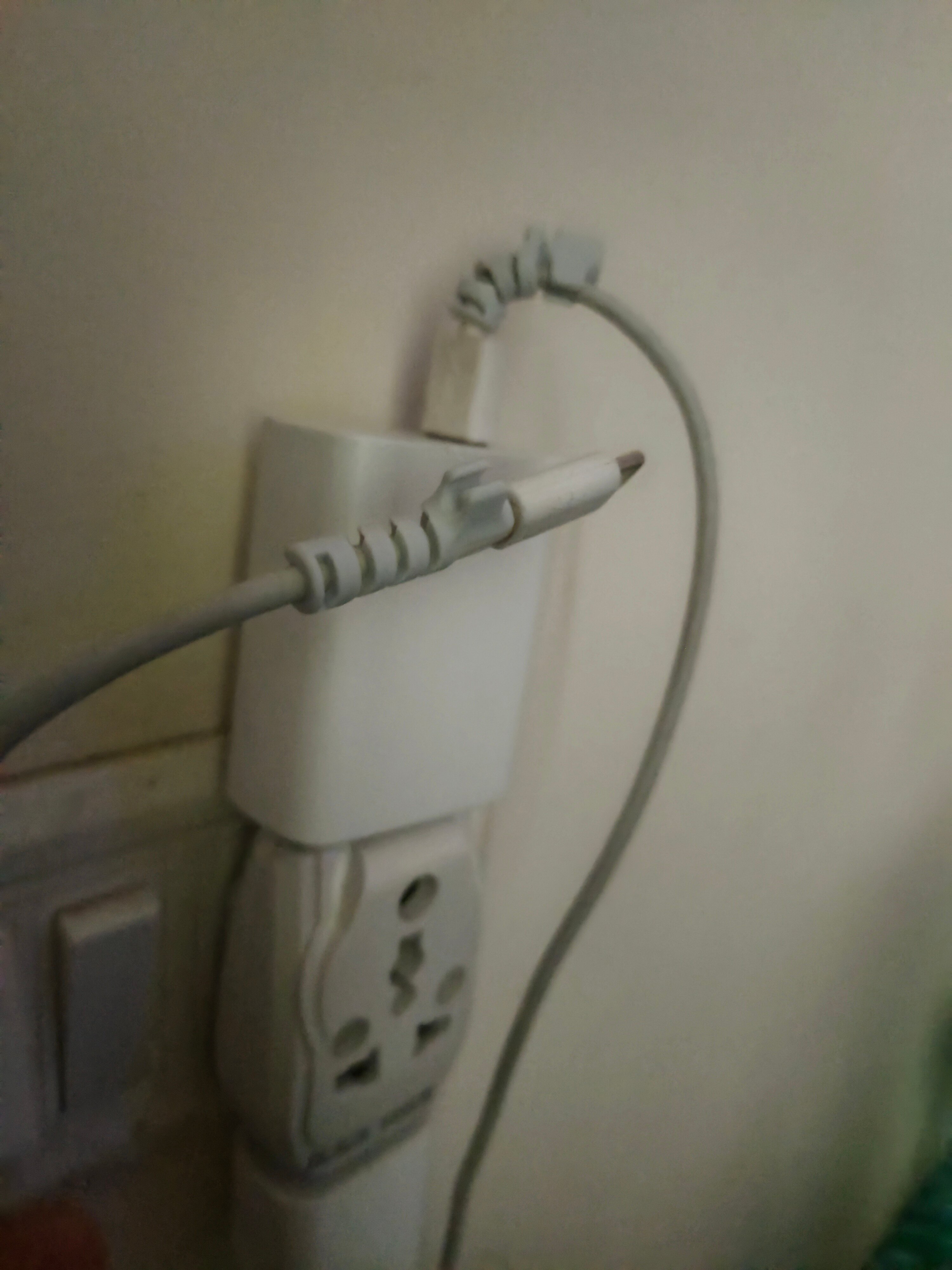 VERY NICE CABLE PROTECTOR 