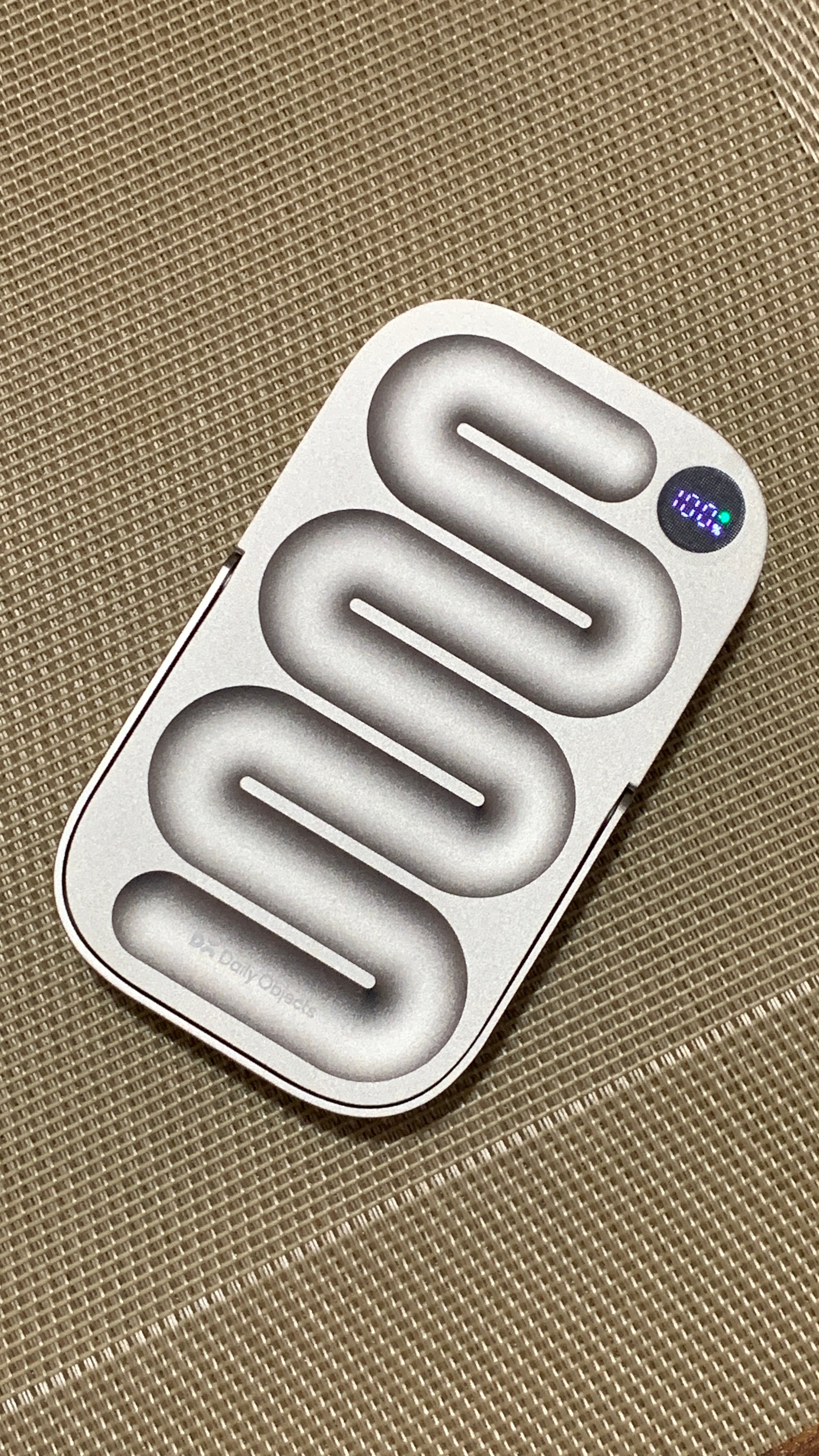 A SLEEK ESSENTIAL FOR POWER ON-THE-GO