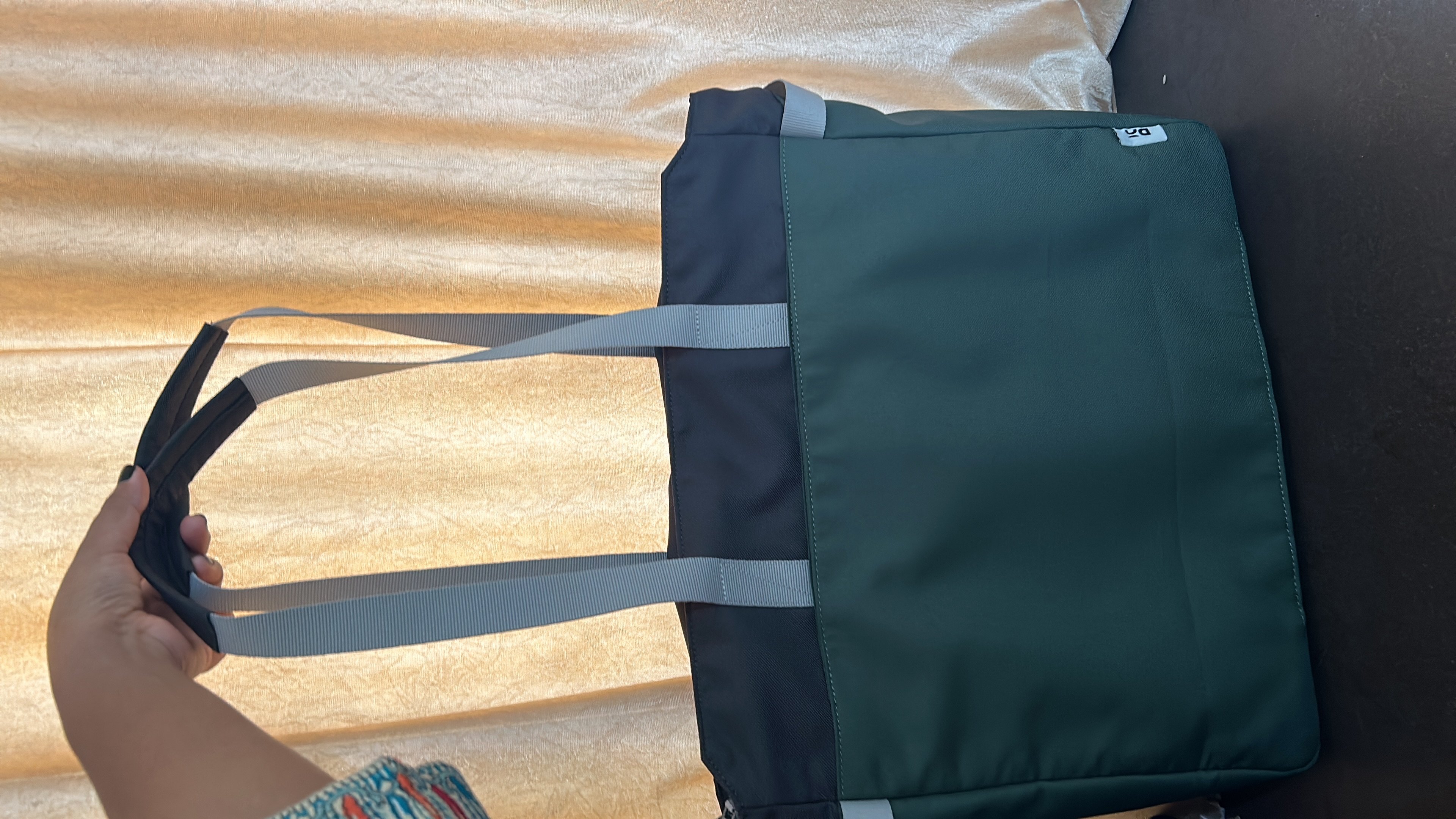 BAG SIZE IS GREAT AND IT’S VERY DURABLE