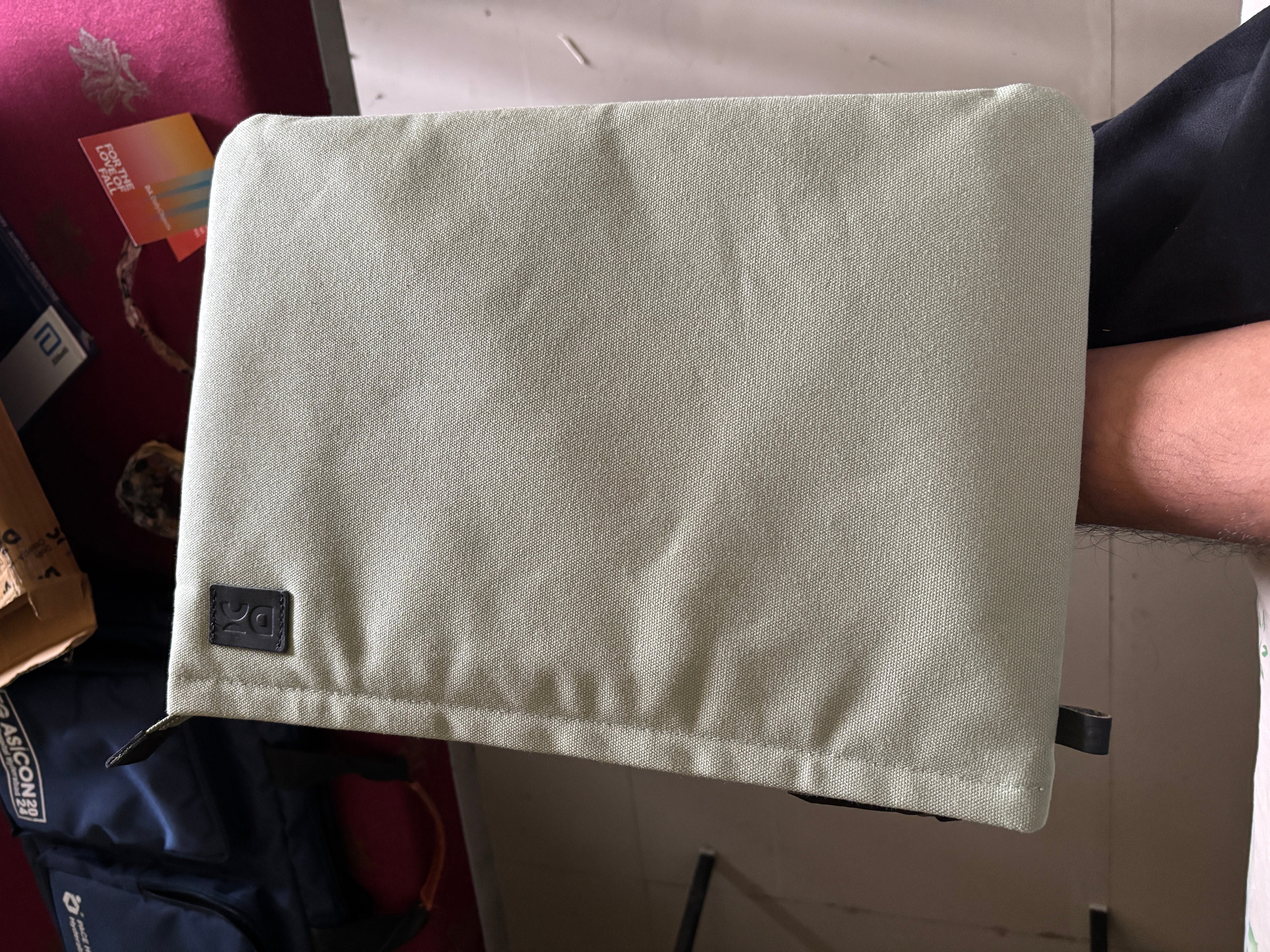 LIGHTER COLOR COMPARED TO THE IMAGE