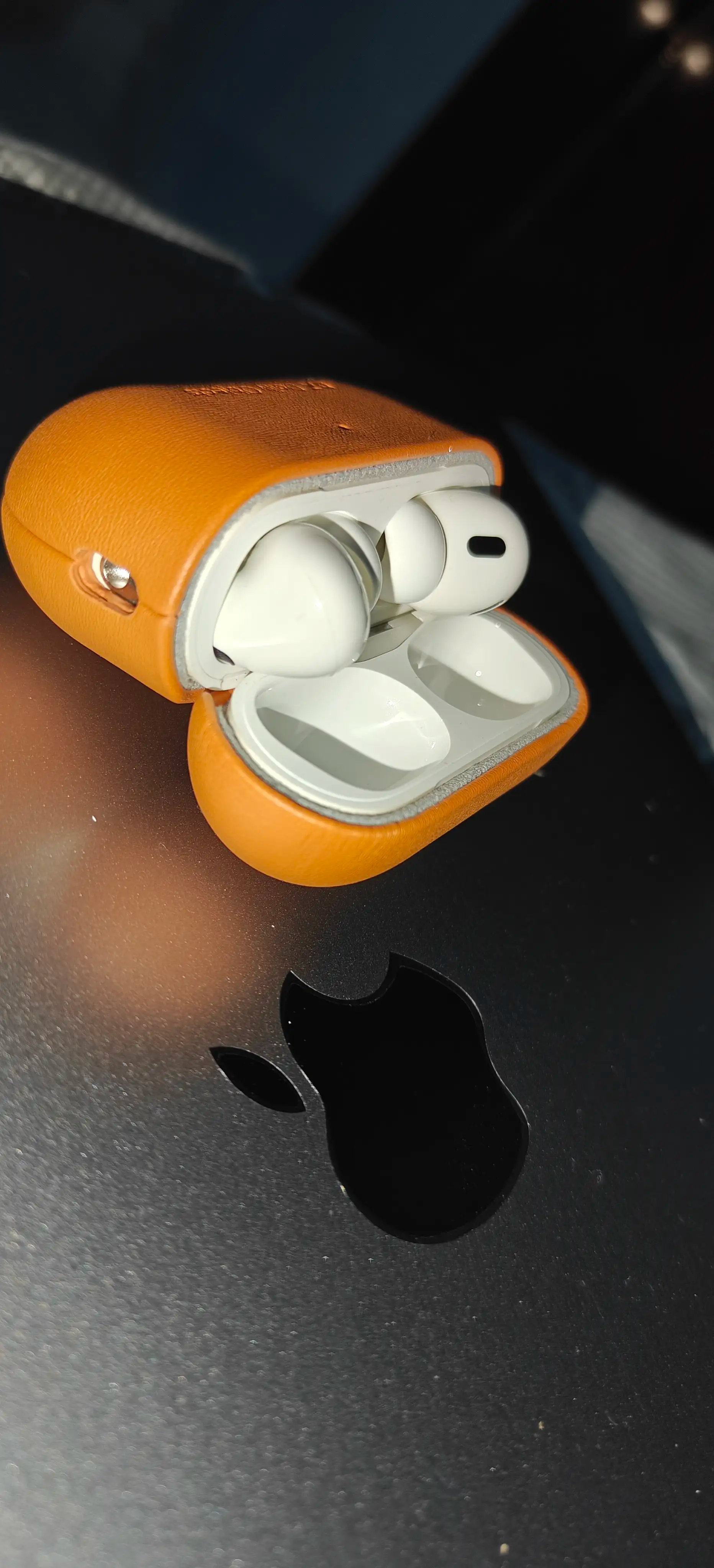 PERFECT FIT AND MATERIAL USED