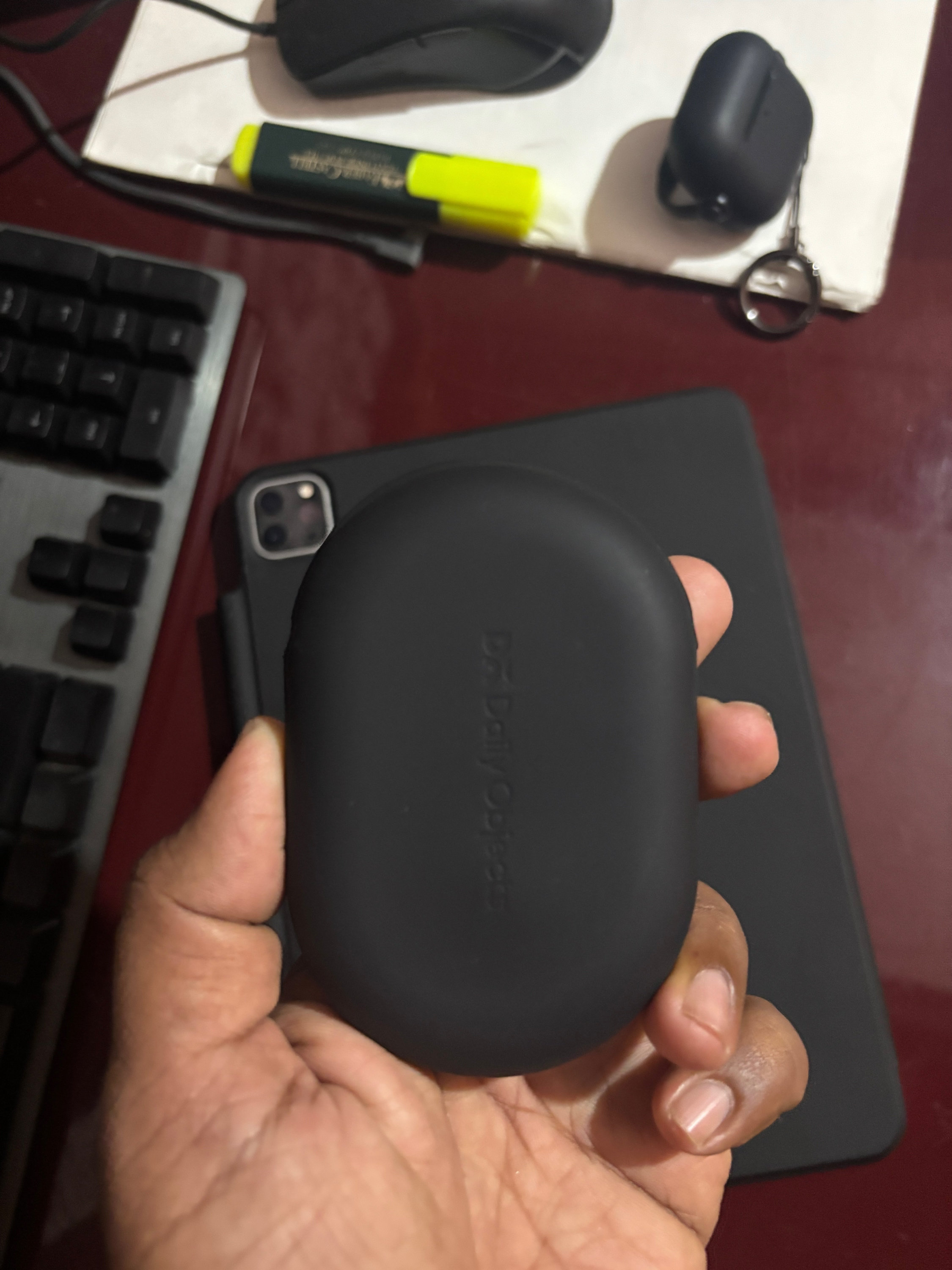 EARPHONE AND CABLE POUCH